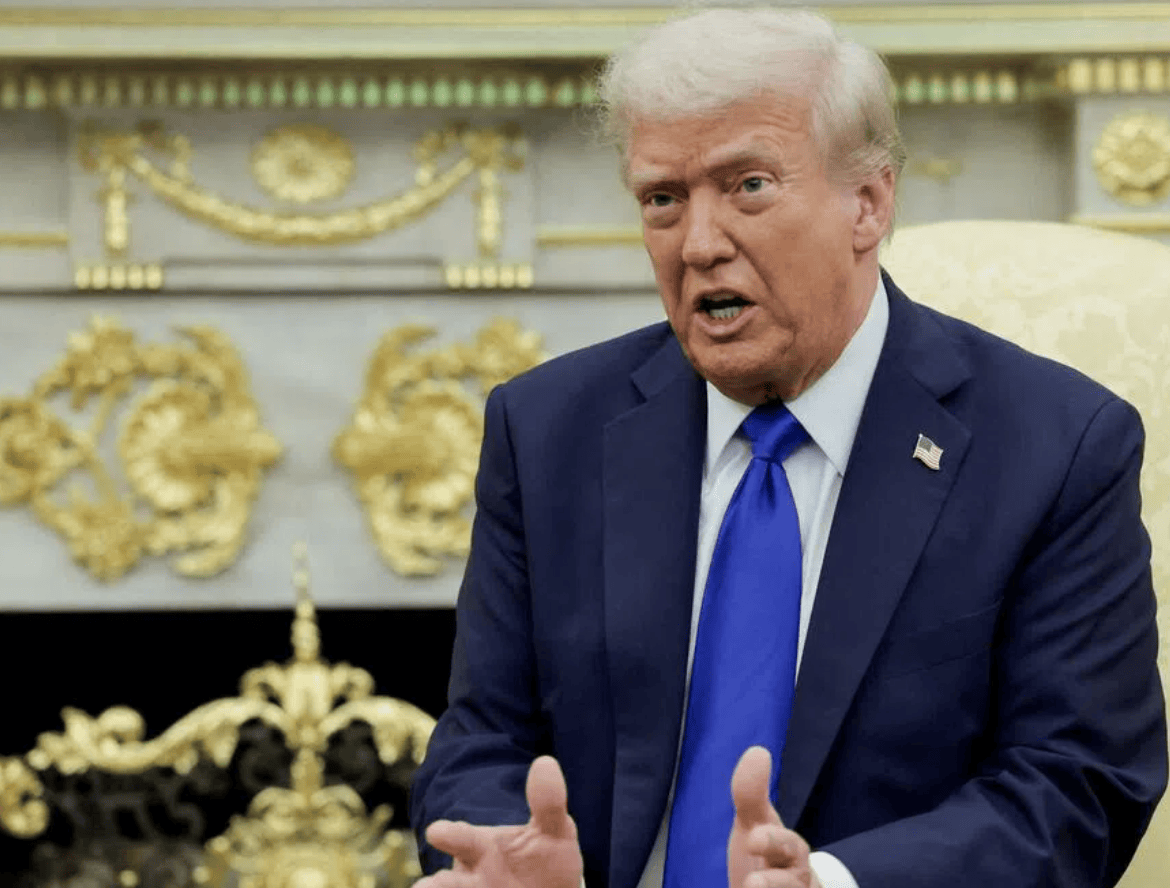 一边降价400万美元卖“特朗普黄金卡”，一边对免签旅客加码，要求披露过去5年社媒信息_搜狐网