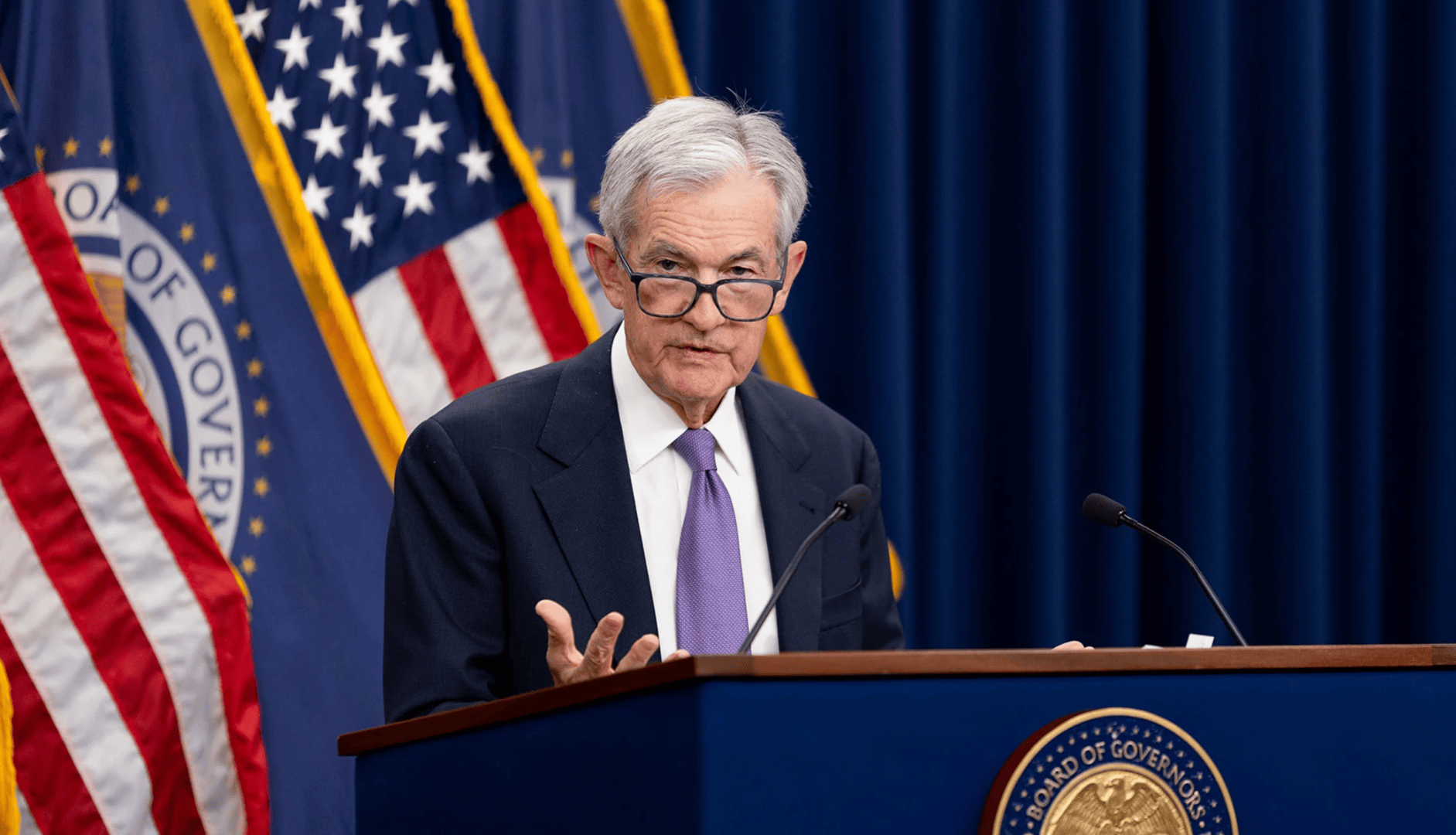 美联储宣布降息25个基点，黄金逆势上涨，白银日股创新高全球关注日本央行下周是否加息_搜狐网