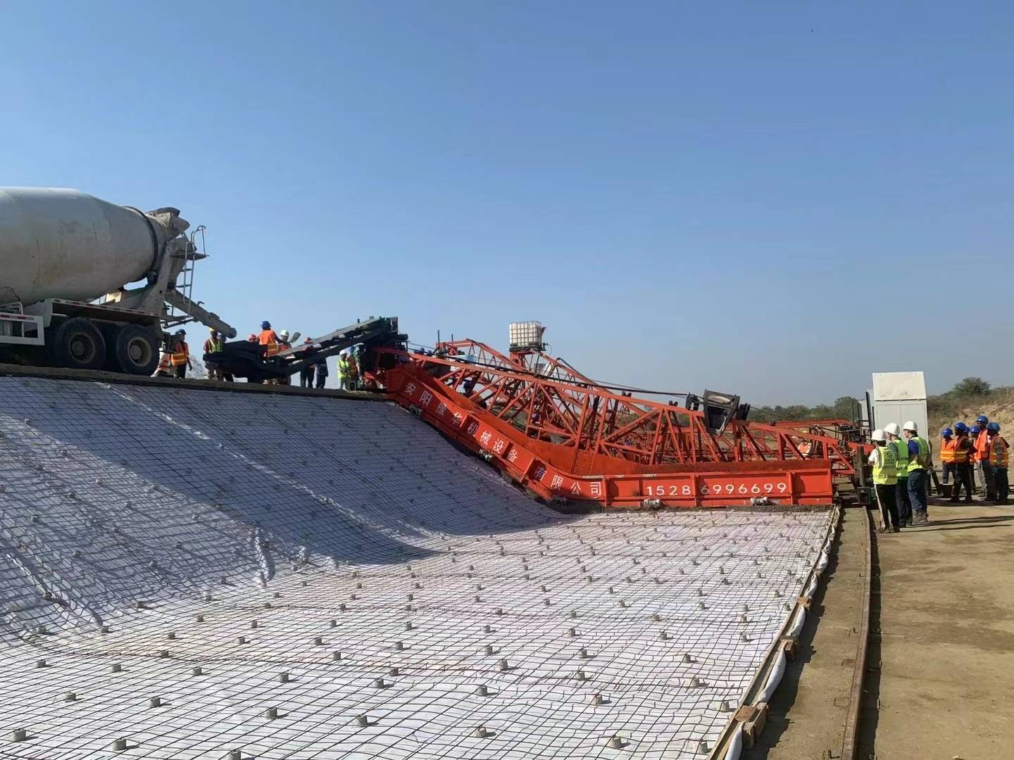 大型水渠衬砌机厂家推荐:哪家更靠谱好用?