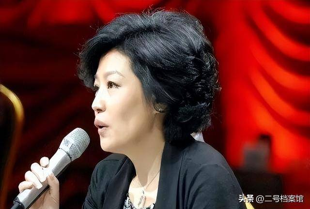 多次拒绝赵本山,凭一己之力改春晚基调的哈文,如今下场毫不意外