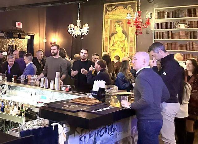 AI推高失业,美国白领饭碗难保?