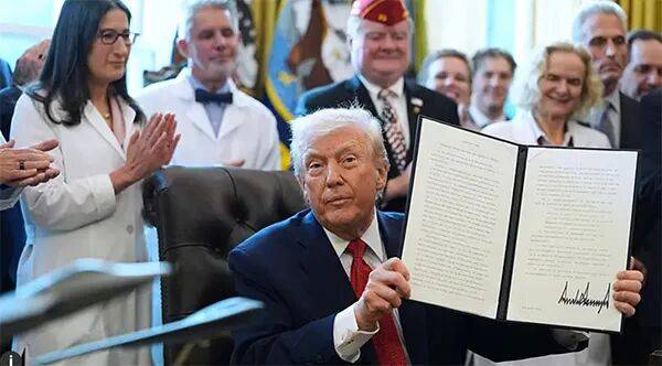 又打压！特朗普签了，中方严厉表态