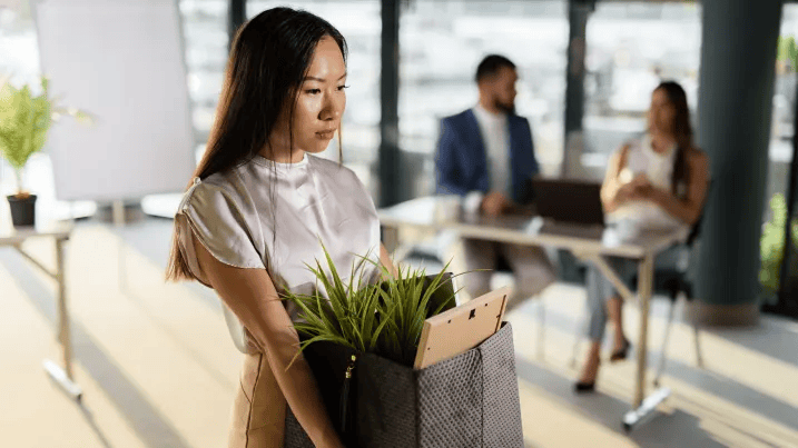 图灵奖大佬痛心：有人千万年薪，有人惨遭失业！25年全美疯狂裁员117万