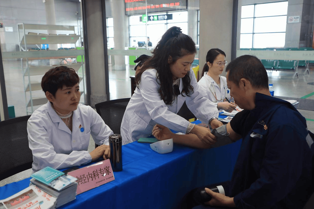 民航总医院帮忙挂号陪同看病疫苗接种按时协助,全程不耽误的简单介绍 民航总医院帮忙挂号陪同看病疫苗接种按时协助,全程不耽误的简单介绍