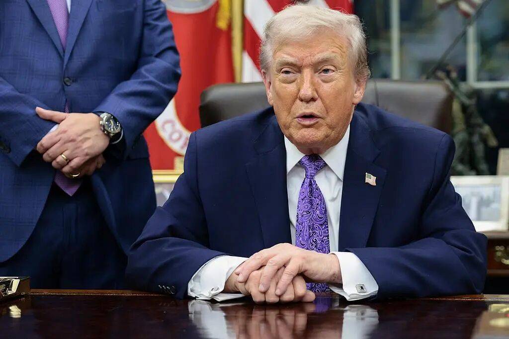 特朗普圣诞夜动手！美军发动“致命”空袭-华闻时空