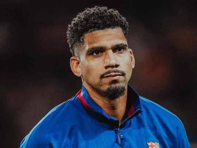 “消失”33天！巴萨副队长回来了：周一回归训练 6000人见证