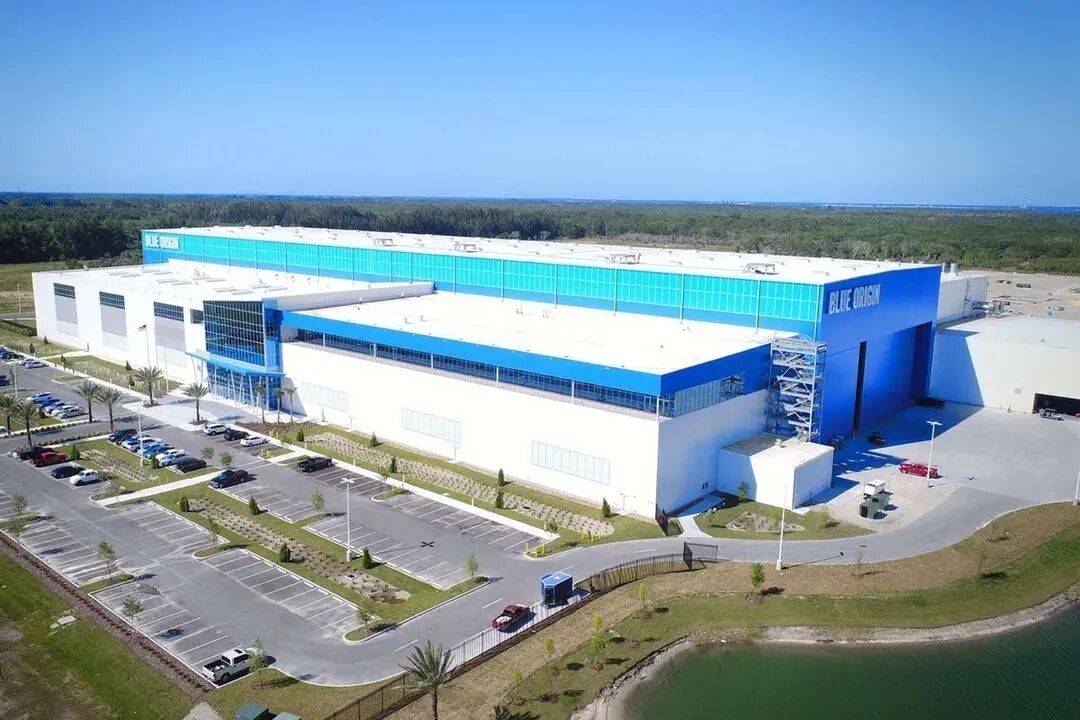 1.5万亿抢钱大战：SpaceX、OpenAI强冲IPO