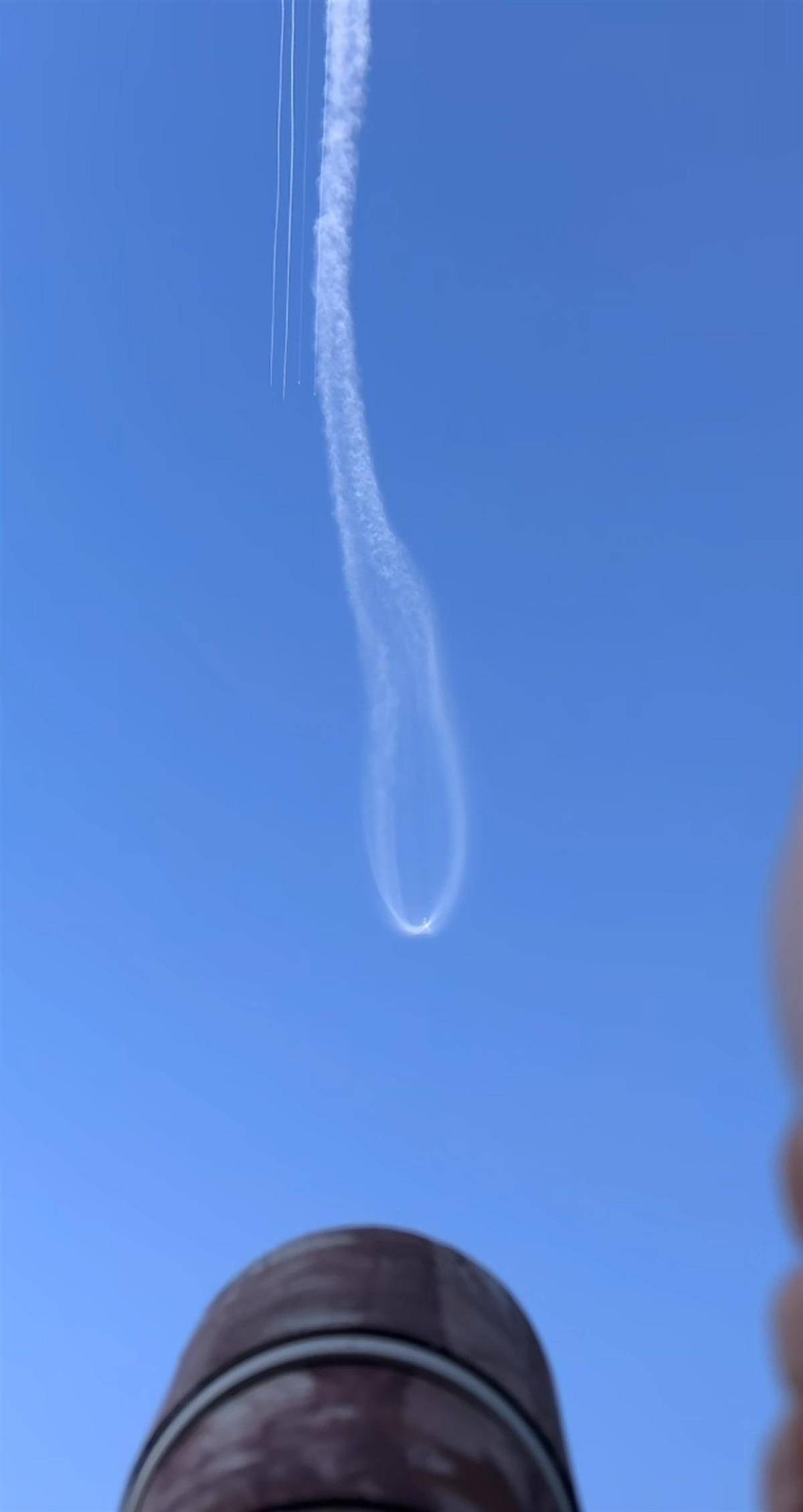 摄影师拍下长征七号罕见“太空水母”画面：像大海中疾驰的快舟，一年都难得遇到一次