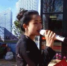 搞笑GIF:等我有了一个亿,就像你一样走路!_女朋友_夷妈_媳妇