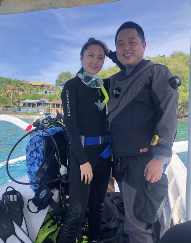 成都空姐爱上头等舱乘客,主动倒追并且成功结婚,6年后现状如何