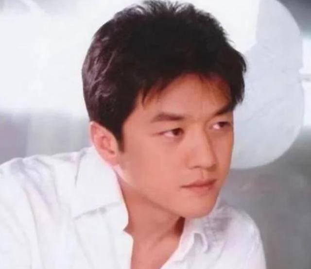 离婚仅两个月，54岁的李亚鹏传来“噩耗”，真让海哈金喜说对了