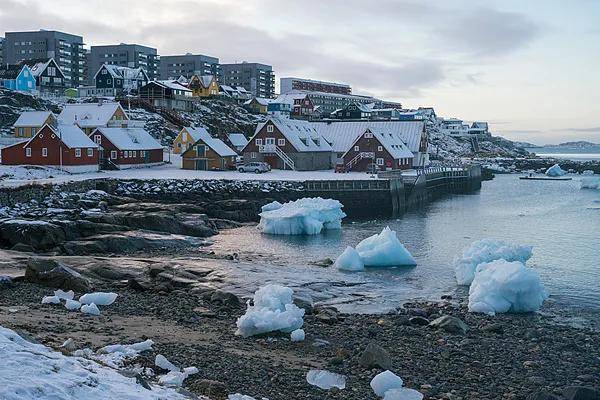 美国白宫高官之妻、保守派网红社媒发帖暗示美国要“拿下格陵兰岛”，丹麦驻美大使发声：我们希望丹麦的领土完整能得到充分的尊重