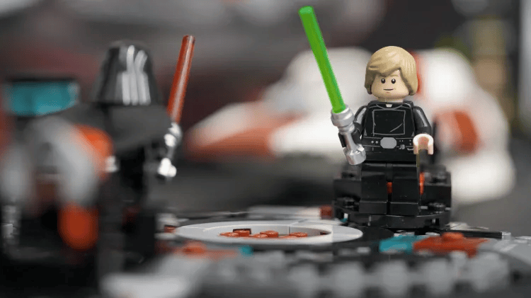 AI开始整活：叠衣、理发、当宠物，CES2026这些黑科技硬件太野了