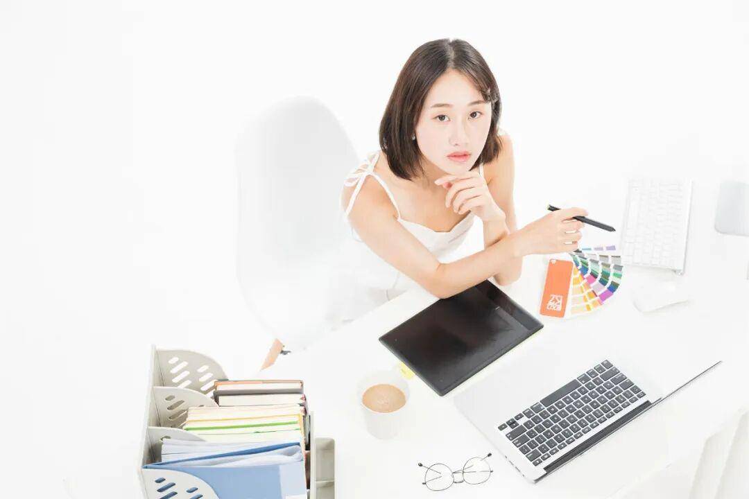 “何少”卖"百华源神药"