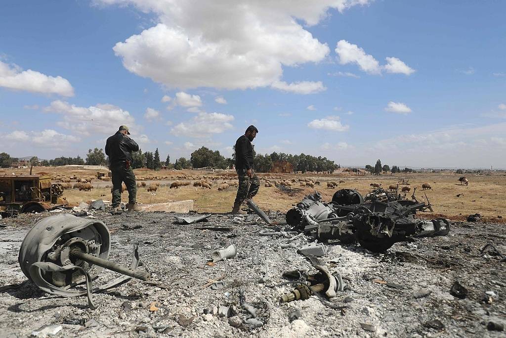 美军再次空袭叙利亚境内多个“伊斯兰国”目标-华闻时空