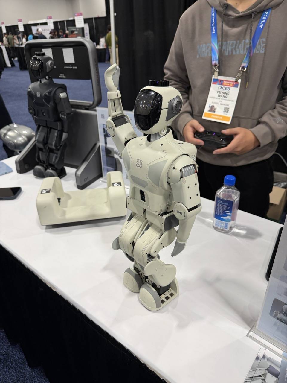 比宇树跳舞更酷！机器人军团征战CES2026，五大趋势已明