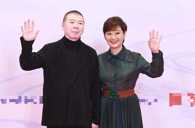 徐帆回应离婚5个月，冯小刚近况曝光，他的“小心思”再藏不住了