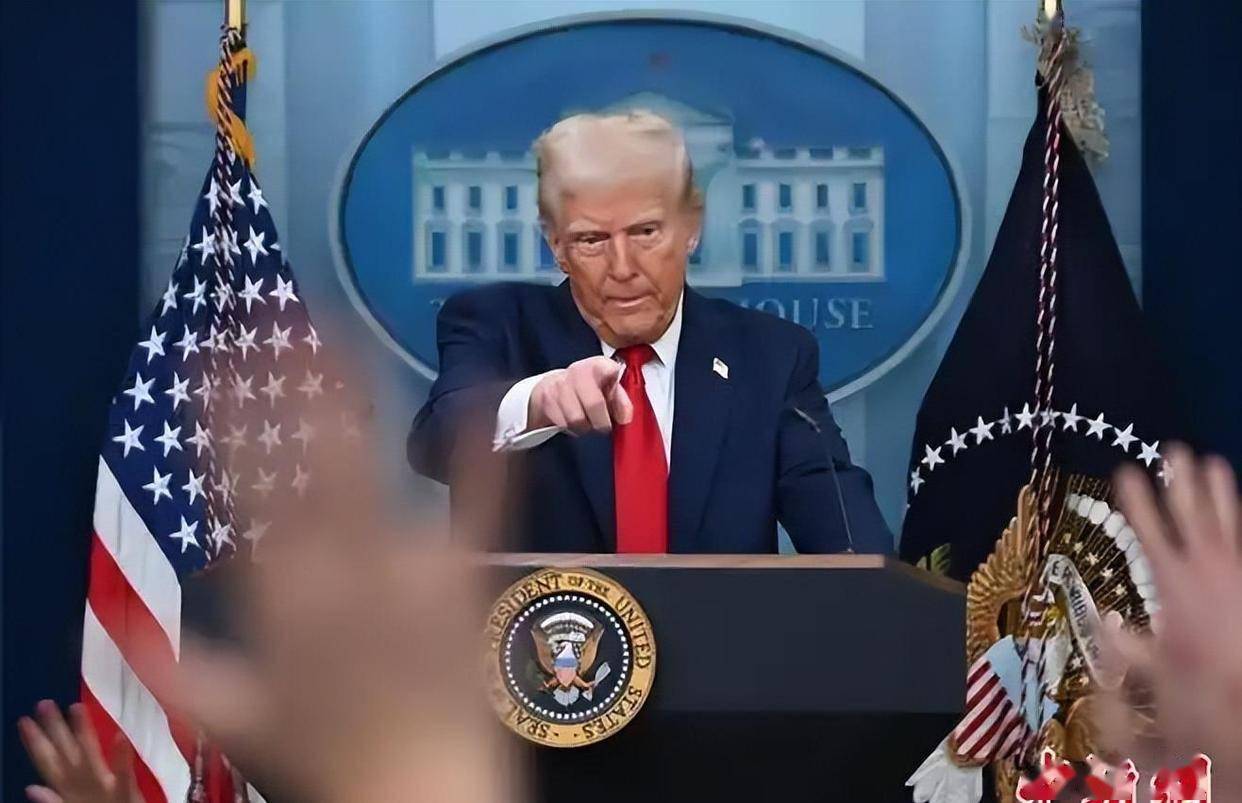 特朗普对伊朗下狠手，谁敢和伊朗做生意就加税25%，不惜得罪100多国！若被判非法，或赔数万亿，中俄立刻联合军演硬刚_搜狐网