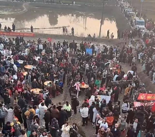 多地紧急叫停“刨猪宴”背后