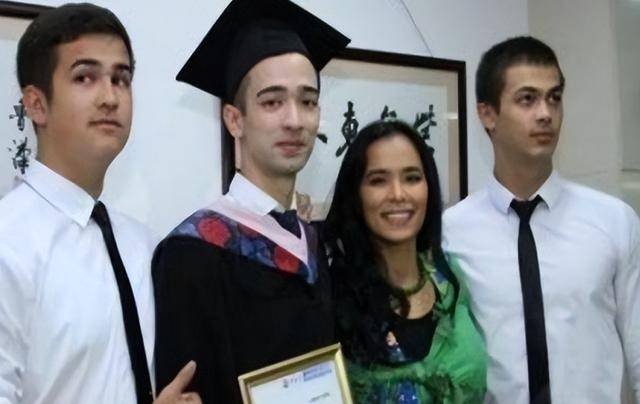 脊柱断裂、前夫已死，63岁韦唯近况曝光，早已走上一条上坡路