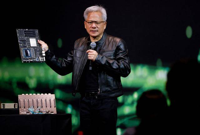 黄仁勋1月下旬访华，芯片博弈进入关键节点