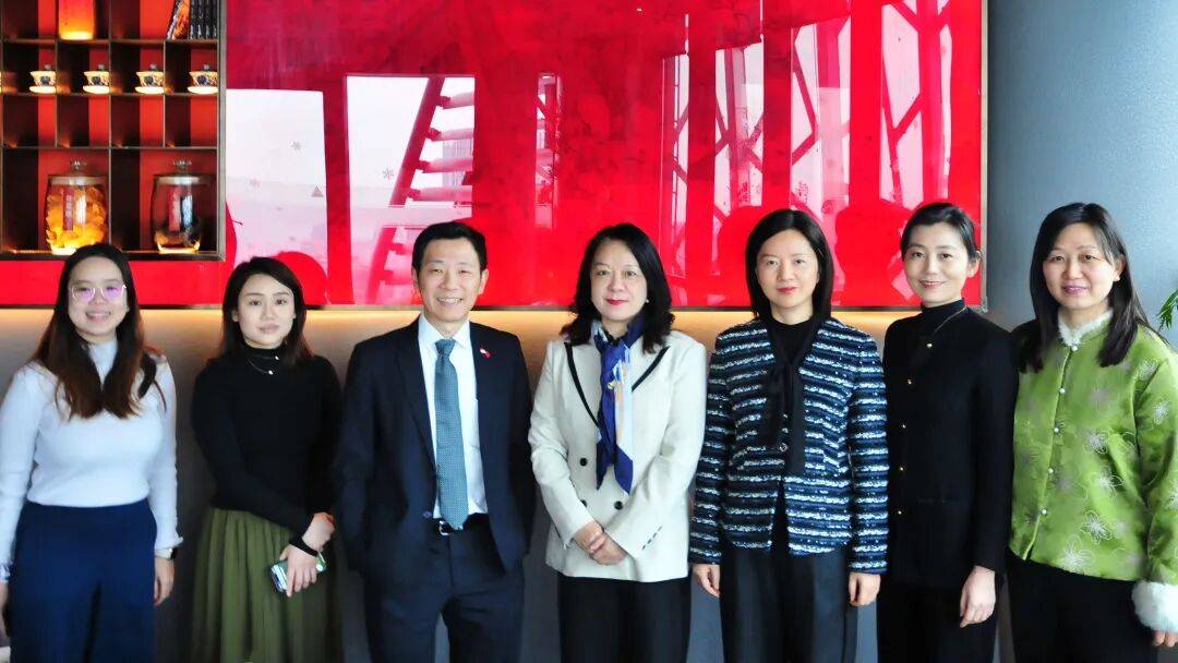 省外事办主任张涛与新加坡驻成都总领事陈知恩举行工作交流_新合作_四川_刘敏