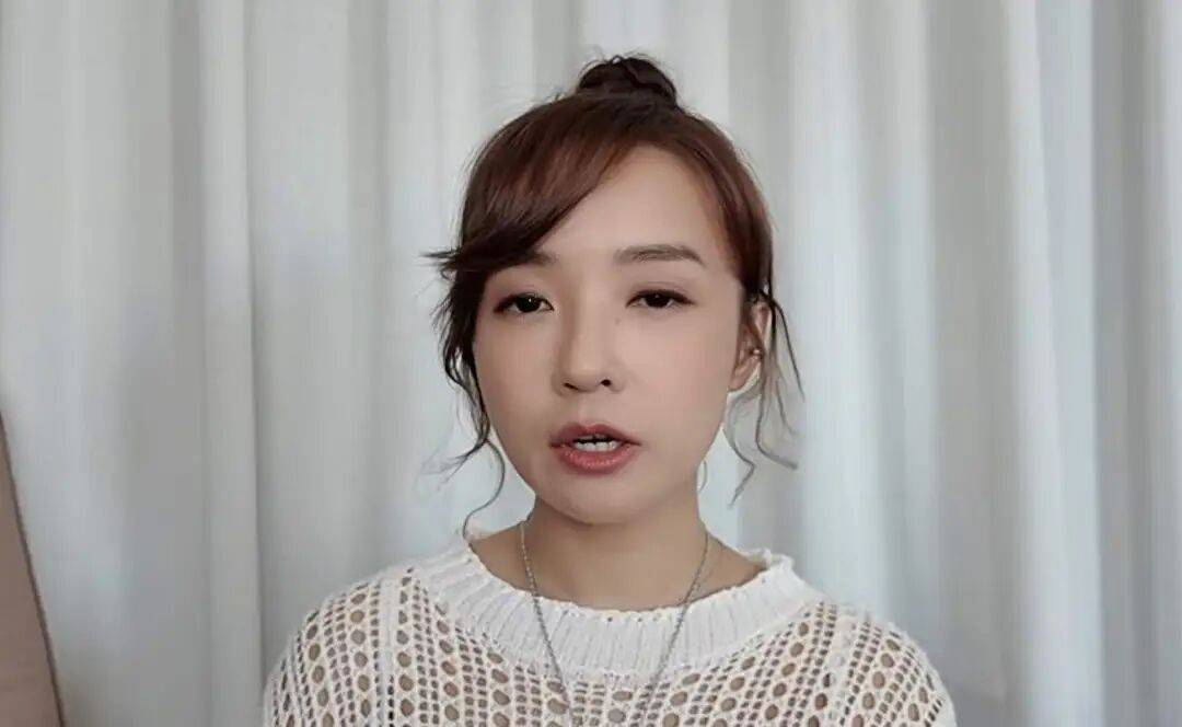 香港“童颜女神”做冻卵手术，分享全过程，被传前男友因拍限制片面分手