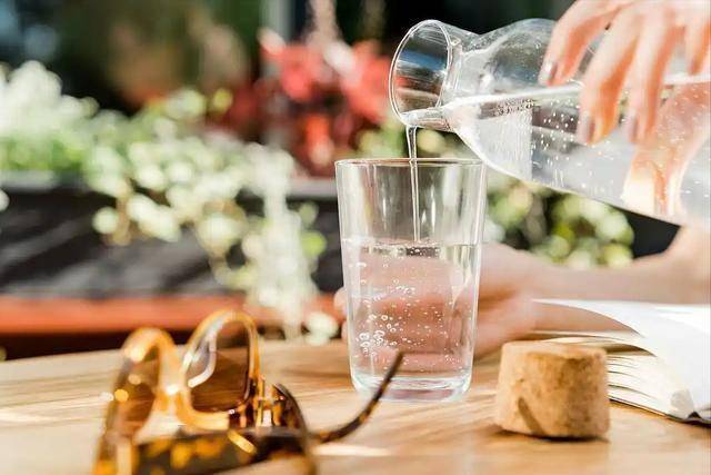 每年数万人因血栓离世！医生含泪苦劝：天冷宁可躺着，也别干5事