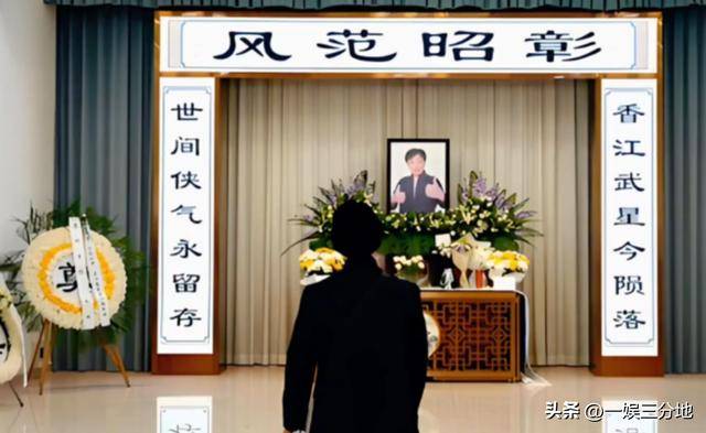 梁小龙追悼仪式，第一个到场的明星出现，家属最后心愿恐怕难实现