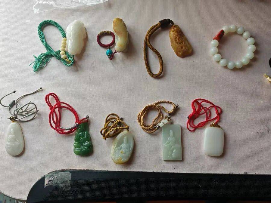 雇主离世仅12分钟，保姆就陆续转走银行卡内50万元现金，还变卖玉器……