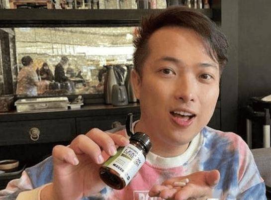 TVB《中年好声音》参赛者非礼多位男学生！判囚43个月！曾晒与曾志伟合照