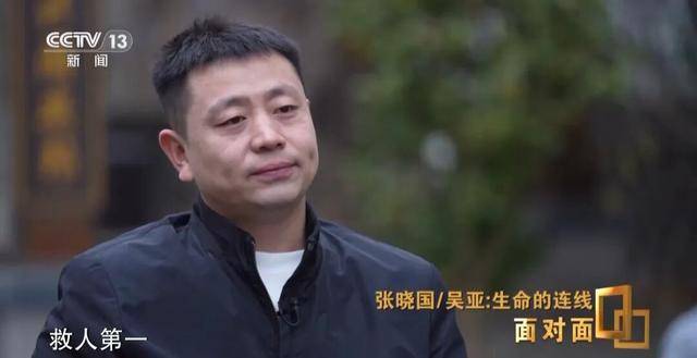 河南小伙儿救人，胸外按压600次按断女子六根肋骨，当事人丈夫：没这力度，她可能成植物人，恩情永远还不完