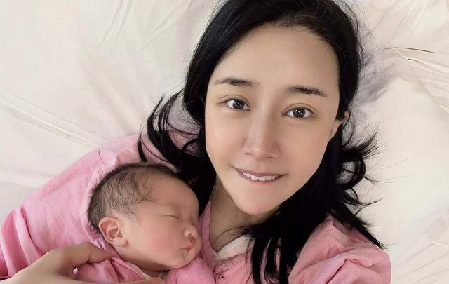 恭喜！香港过气艳星晒照宣布生子，再婚嫁山东农村小伙