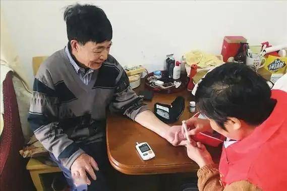 天气寒冷，医生叮嘱糖尿病人：宁可吃点馒头，也别频繁吃这6物