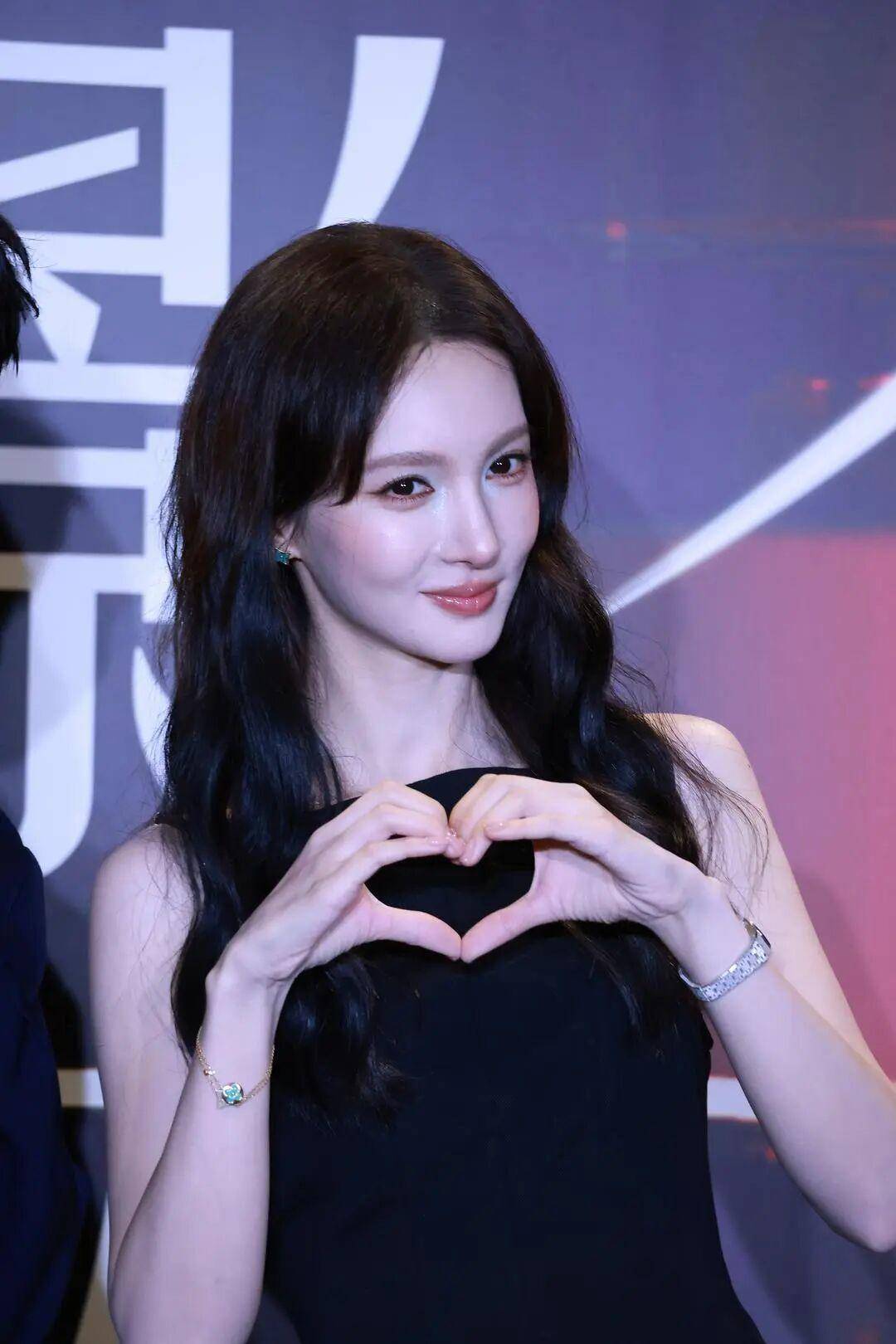 金晨被曝肇事逃逸，沉默终究难掩真相