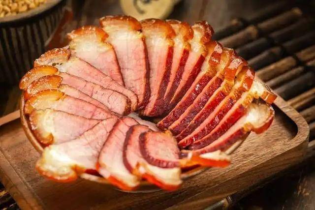 腊肉再次被关注！医生告诫：心血管病人常吃腊肉，或出现5种变化