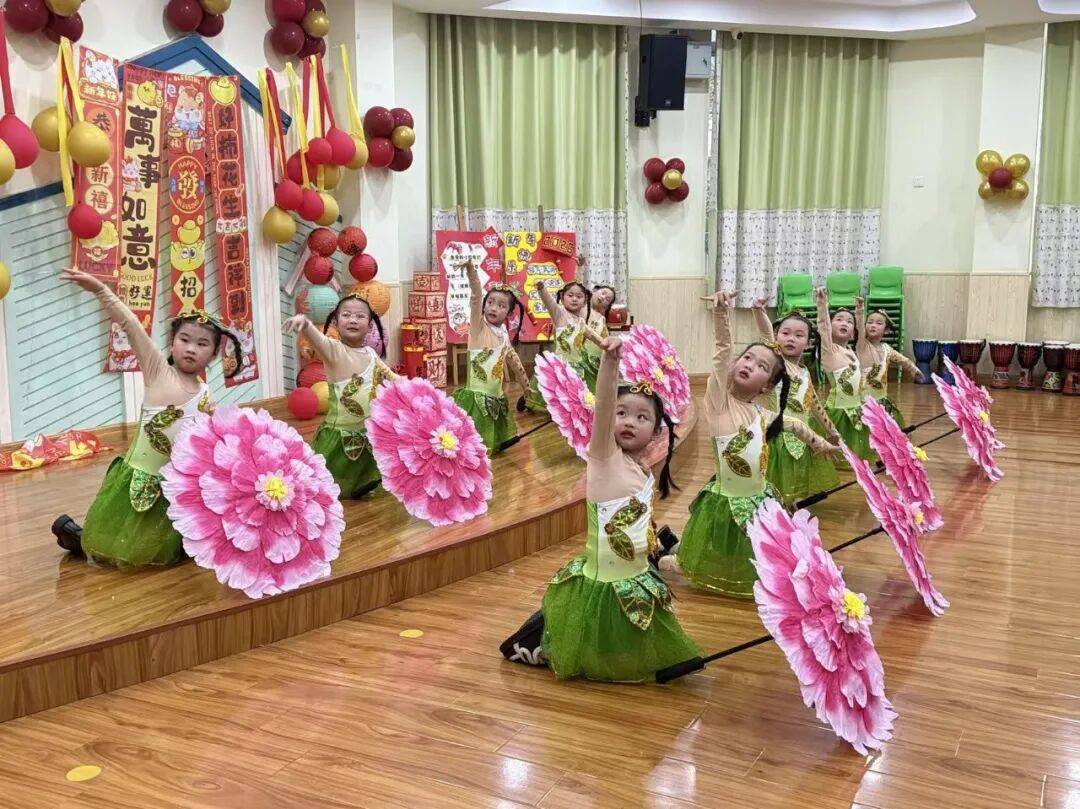 瑞马迎新 幼遇福年