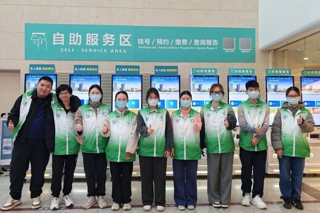 北京东直门中医院、护士全程协助陪同票贩子排队代挂号的简单介绍