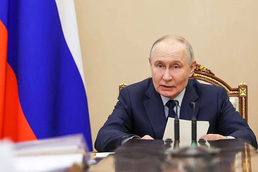 爱泼斯坦文件多次提及普京，克宫回应 -华闻时空