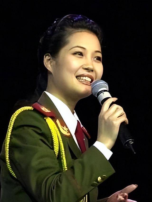 在北京求学期间,梦鸽有幸师从金铁霖,邹文琴等知名