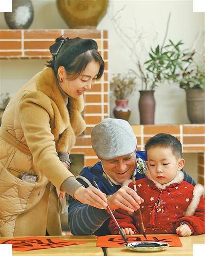 感受中国年味 共享华体会- 华体会体育官网- 体育APP下载新春喜悦（“外眼”看中国）