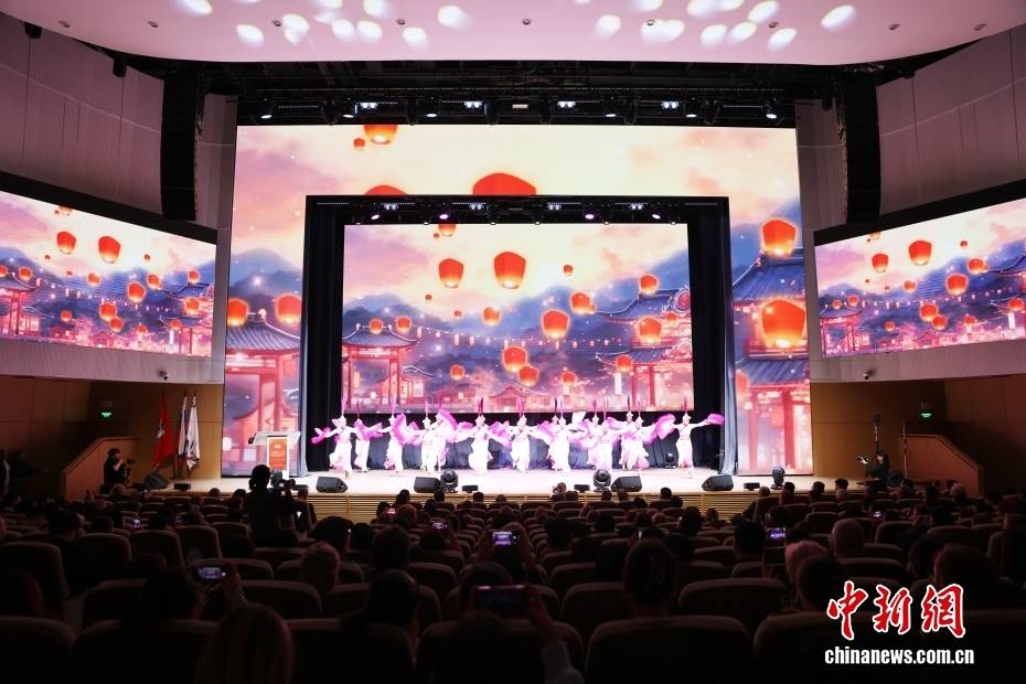 俄罗斯莫斯科：“小年”奏响“春晚序曲”-华闻时空
