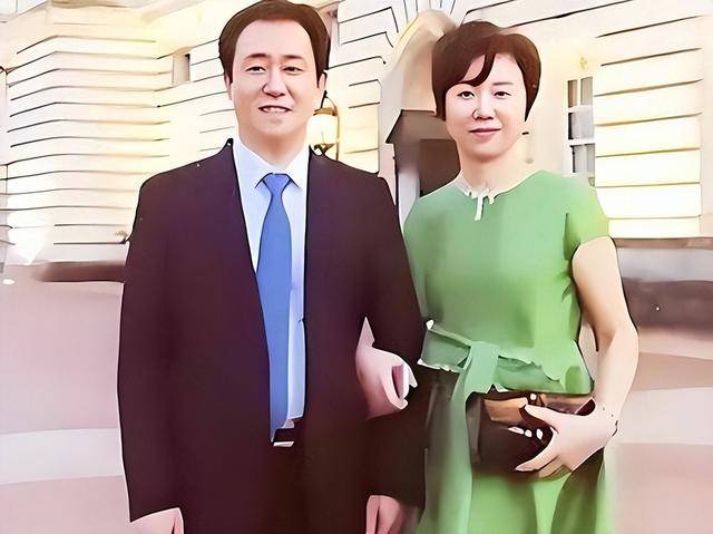 国家出手！追缴许家印3200亿，前妻丁玉梅成关键，被全球“通缉”_香港高等法院_资产_清盘