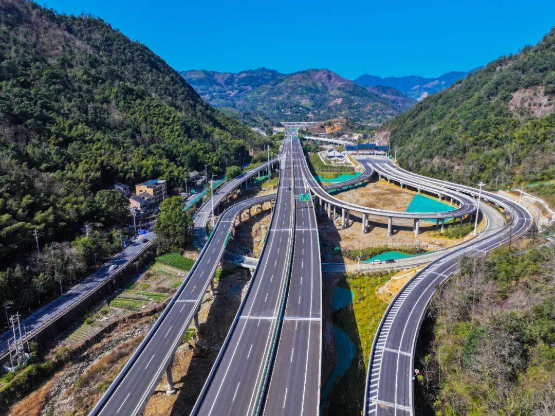 “红色走廊+开云体育- 开云体育官方网站- APP 最新20