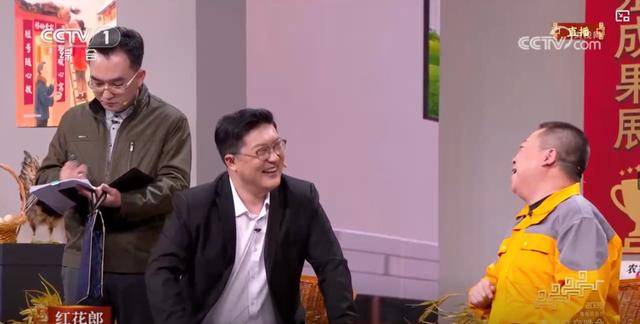 讽刺拉满的春晚小品,尺度不小
