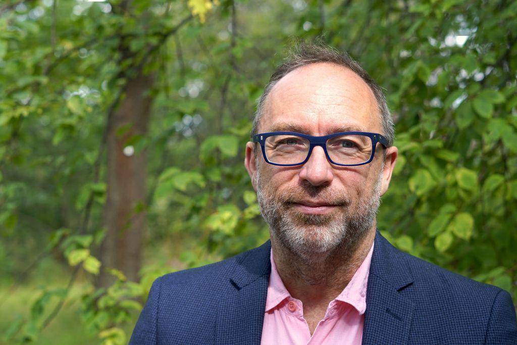 维基百科创始人开炮:马斯克的Grokipedia只是“滑稽模仿”