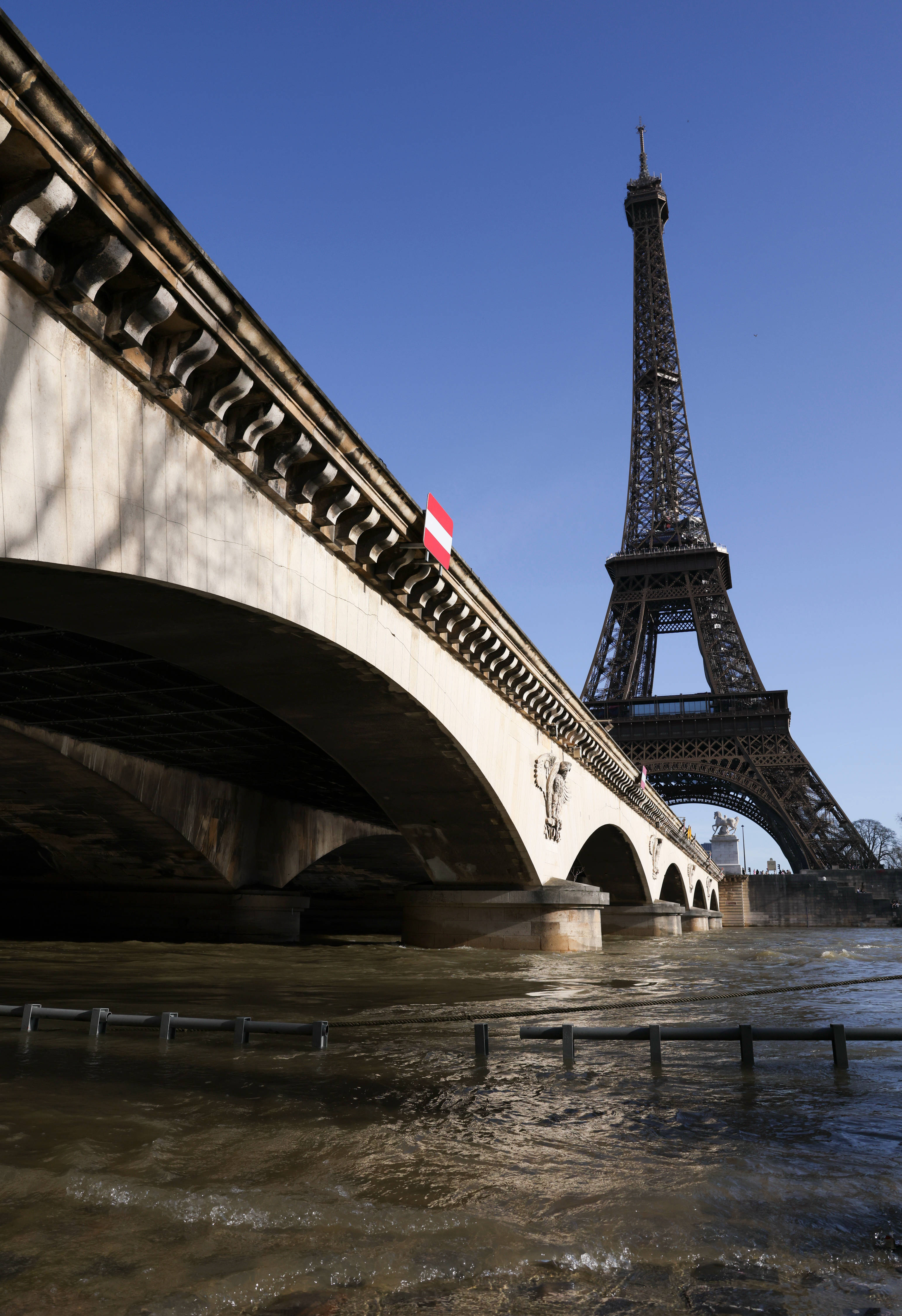塞纳河水位上涨