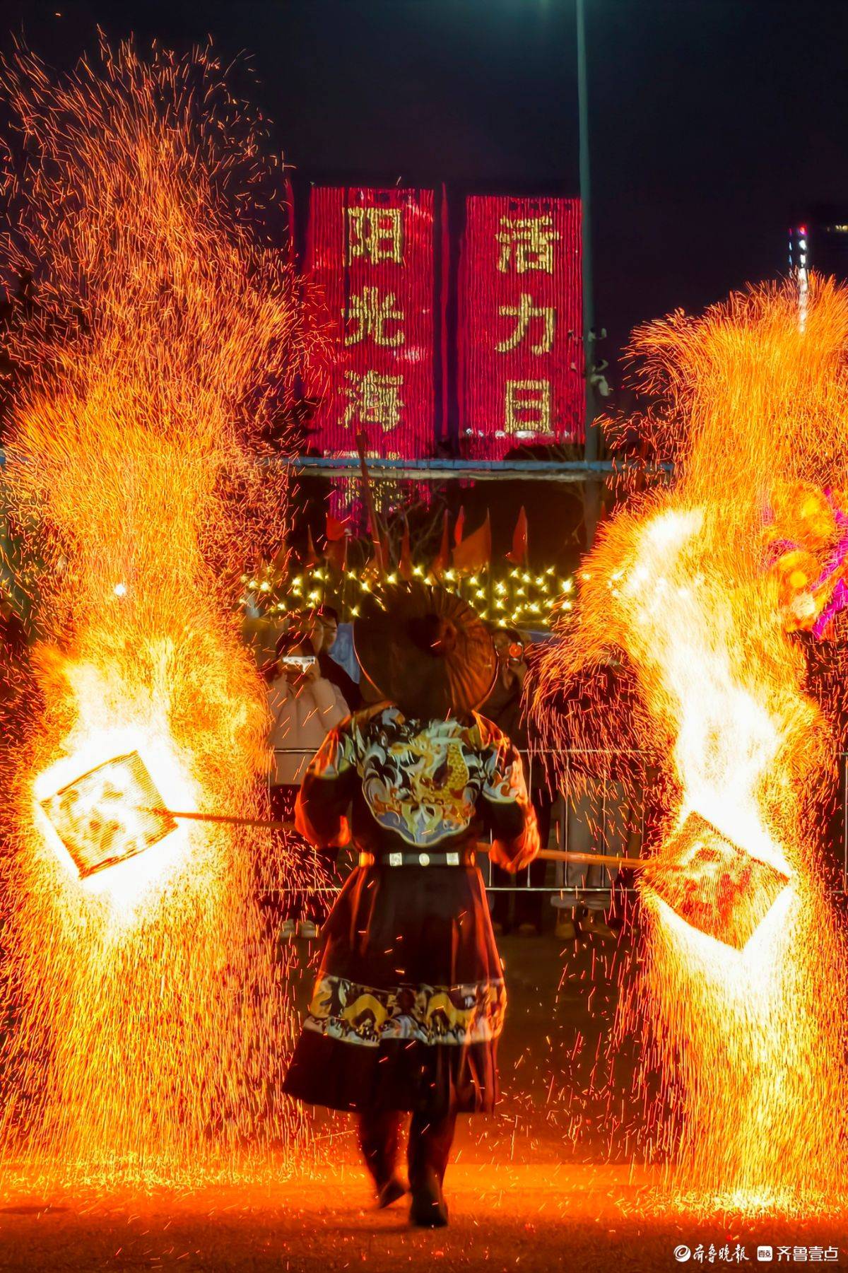 新春随手拍|火树繁花(手机摄影)_刘磊