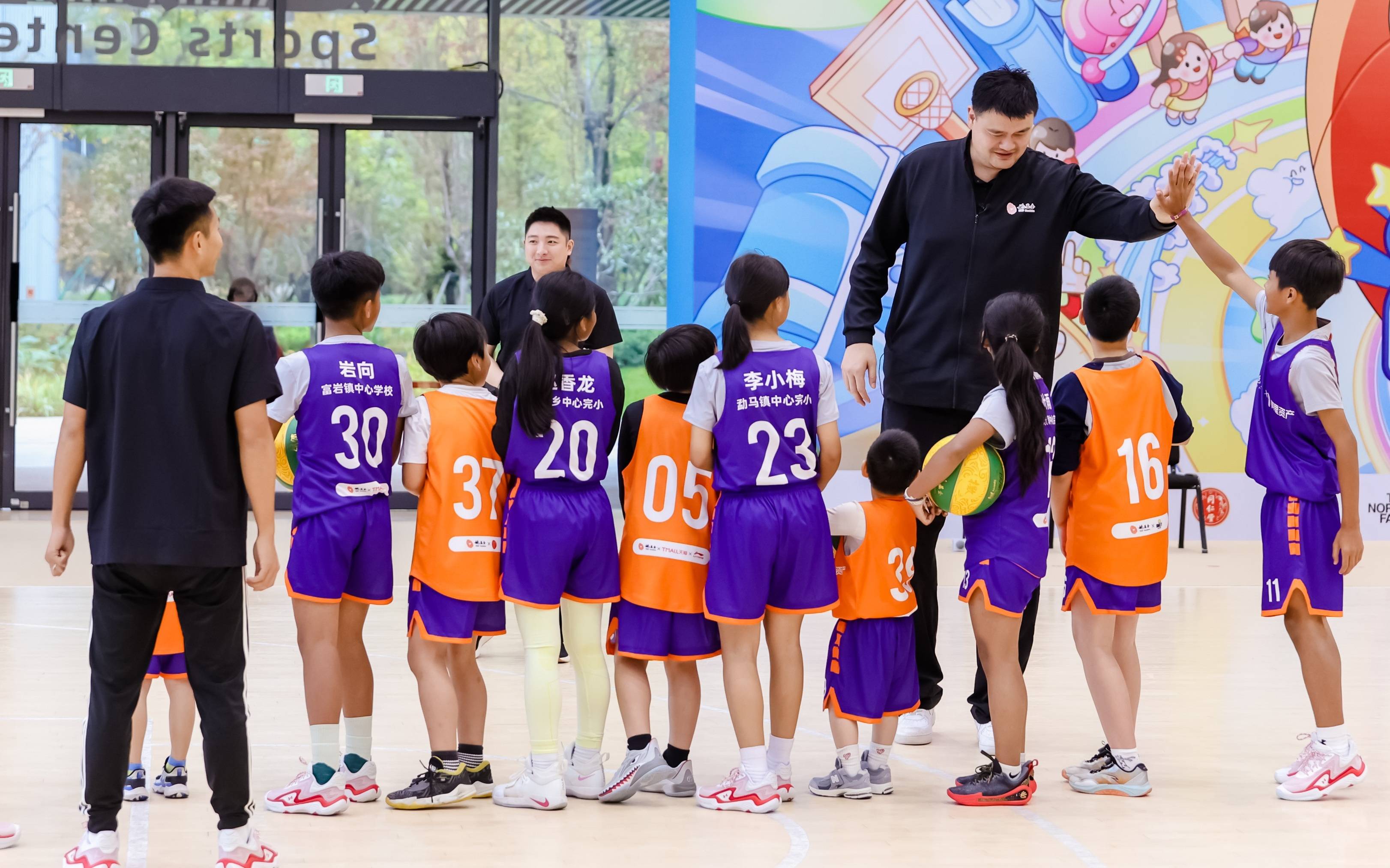 对话全国人大代表姚明：超六成体育教师长期高负荷运行