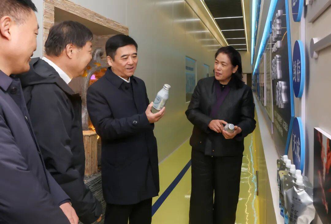 老颜武到朝阳县调研重点项目建设和安全生产等工作